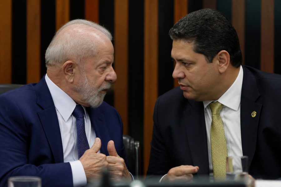 PEC do fim da escala 6×1 avança após diálogo entre Alcolumbre e Lula