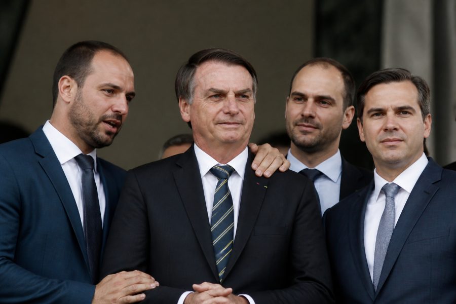 Bolsonaro solicita ao STF visita dos filhos no Dia dos Pais