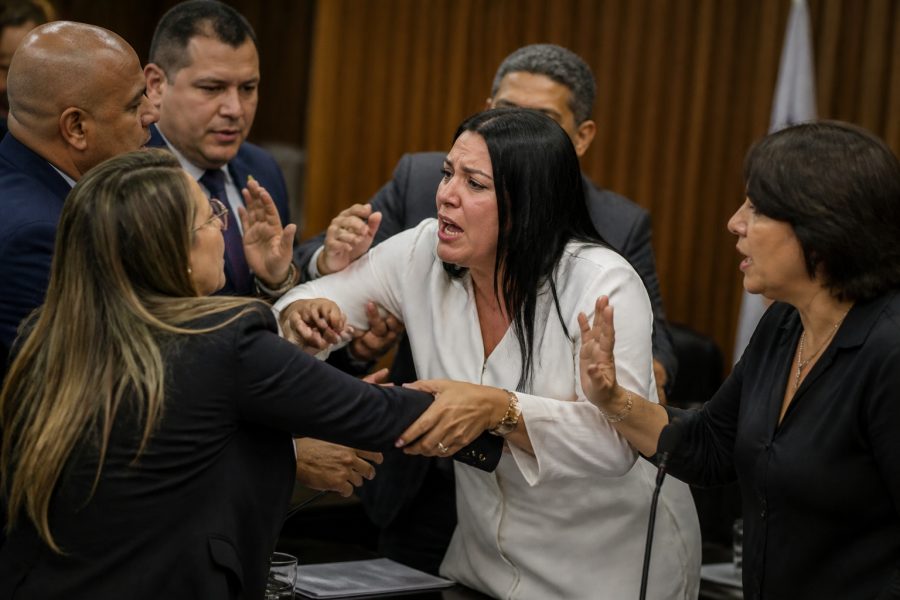Violência política afeta vereadoras: dados alarmantes revelam a situação