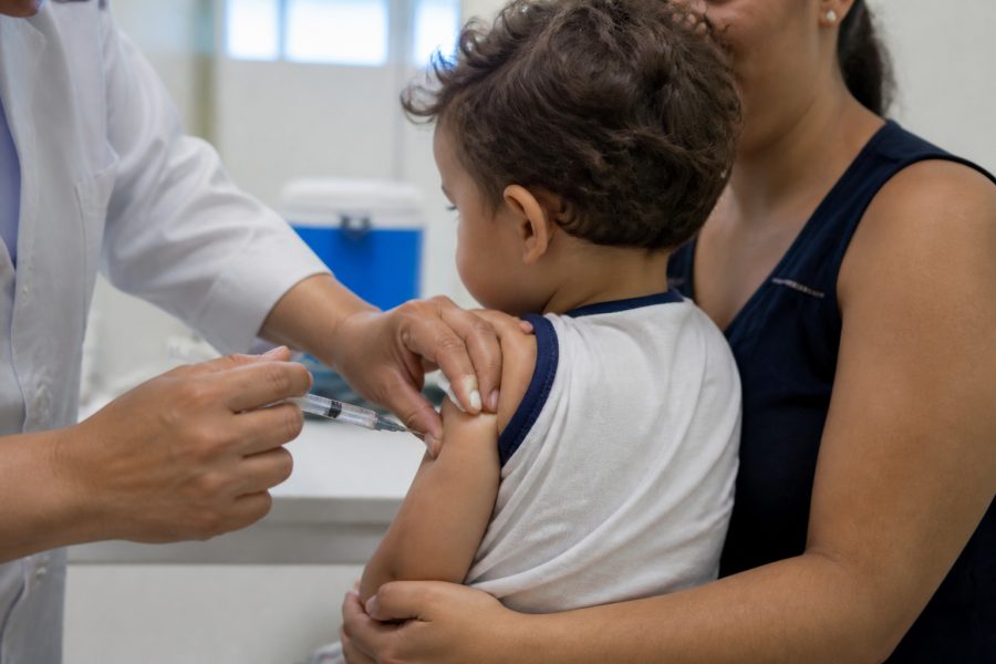 São Paulo vacina mais de 1 milhão contra sarampo em campanha emergencial