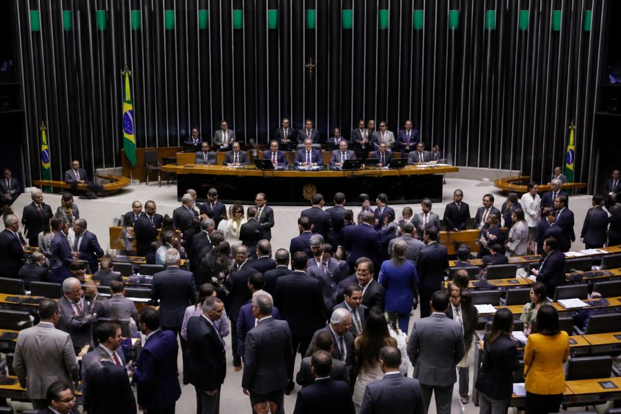 Congresso Nacional avalia mudanças na jornada de trabalho e impostos