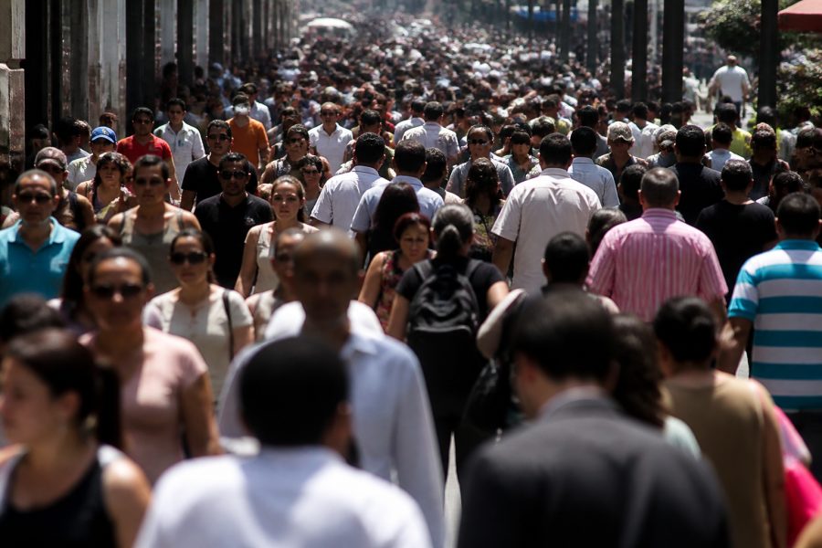 Crescimento da população brasileira atinge 0,37% em 2026, aponta IBGE