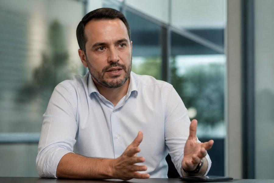 Renan Santos, ex-defensor do impeachment, é candidato à presidência