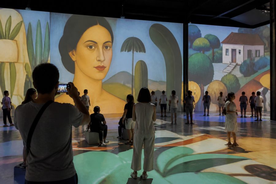 Exposição imersiva homenageia 140 anos de Tarsila do Amaral em SP