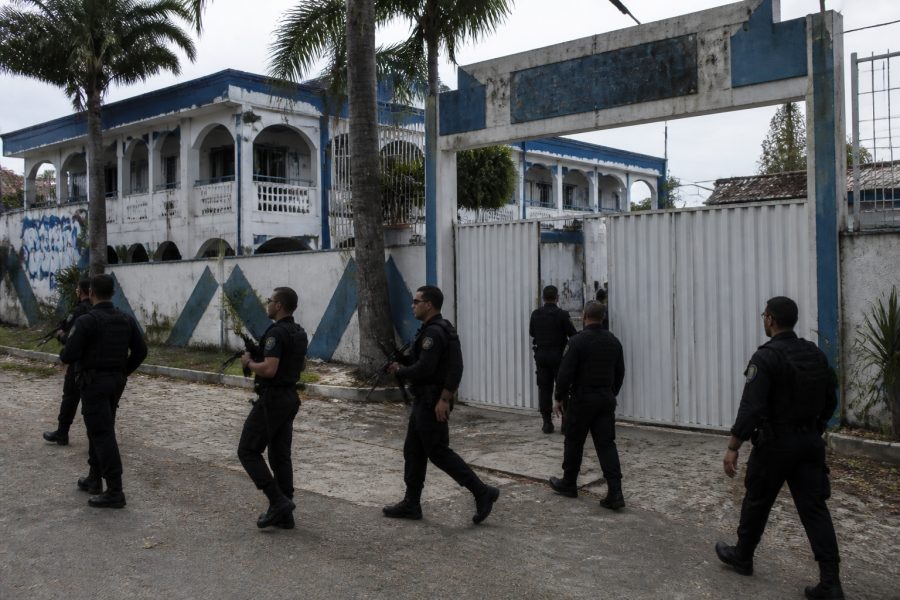 Justiça do RJ autoriza governo a assumir clube e pousada ligados ao tráfico