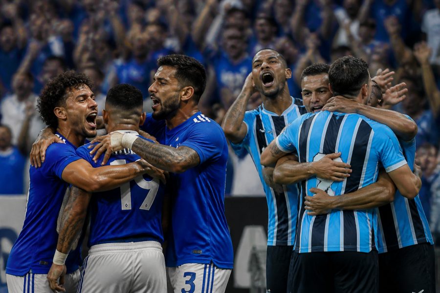 Cruzeiro e Grêmio avançam nas quartas de final da Copa do Brasil