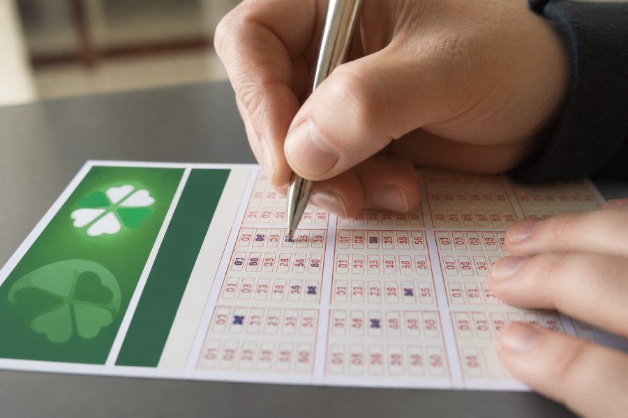 Mega-Sena: Prêmio de R$ 165 milhões será sorteado neste domingo