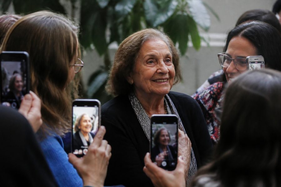 Homenagens emocionantes marcam a despedida de Laura Cardoso