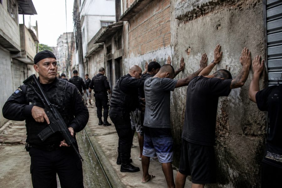 Polícia Civil do Rio realiza ação para prender membros do CV