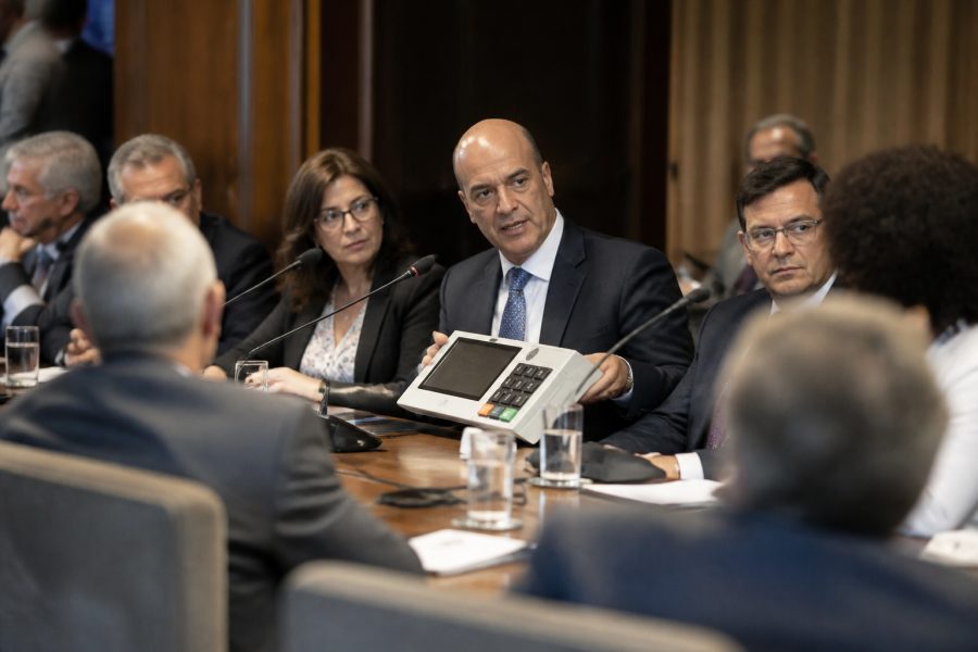Kassio Nunes Marques destaca urna eletrônica em encontro com embaixadores