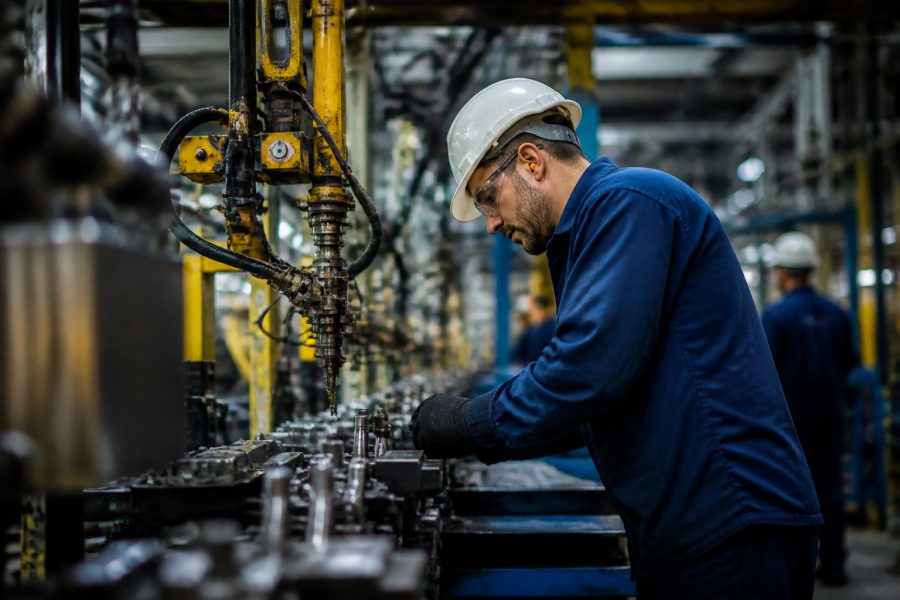 Produção Industrial Brasileira Registra Queda de 1,8% em Junho