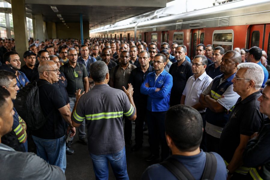 SP: ferroviários mantém greve por falta de garantia de empregos