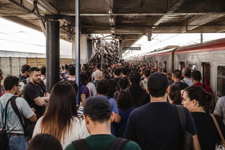 Greve de trabalhadores da CPTM afeta três linhas em São Paulo