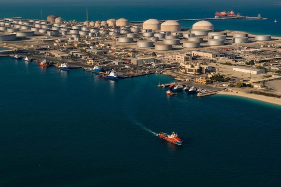 Tensão no Oriente Médio eleva petróleo e fortalece dólar, vê analista