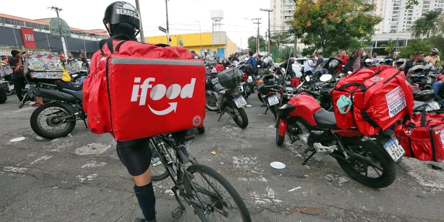 Cerca de 2 milhões de brasileiros trabalham com aplicativos em 2025