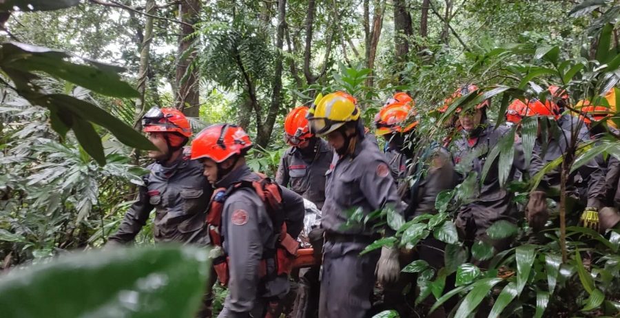 Como trilhas mapeadas ajudam bombeiros em resgates na Serra do Mar