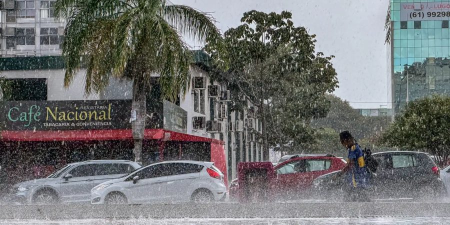 Frente fria traz chuvas ao Sudeste e Centro-Oeste do Brasil
