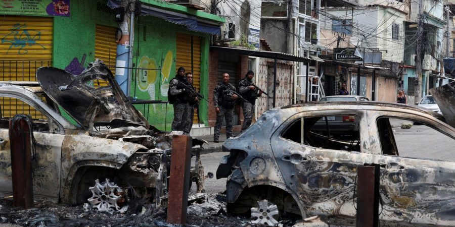 Governo do Rio e União firmam acordo para retomar áreas dominadas por crime