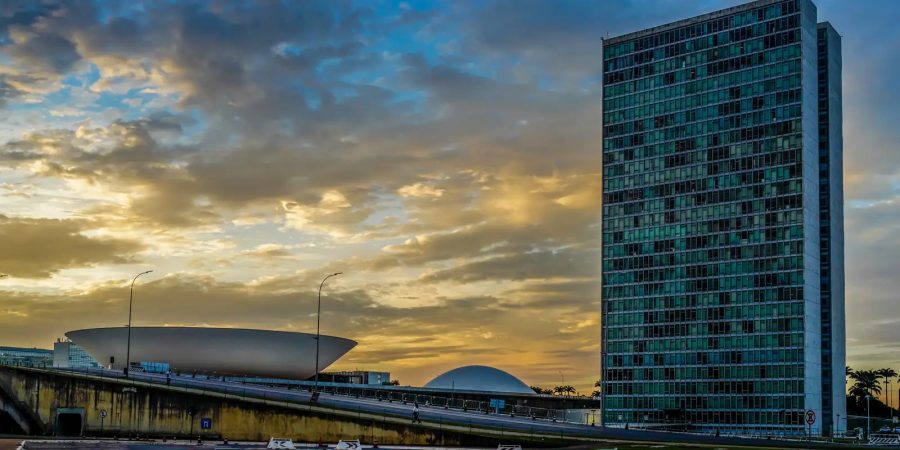 Senado adia votação sobre fim da escala 6×1 após obstrução da oposição