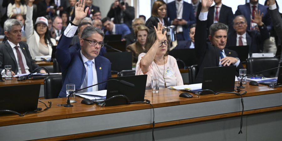 Senado avança com PEC da Segurança Pública após aprovação na CCJ